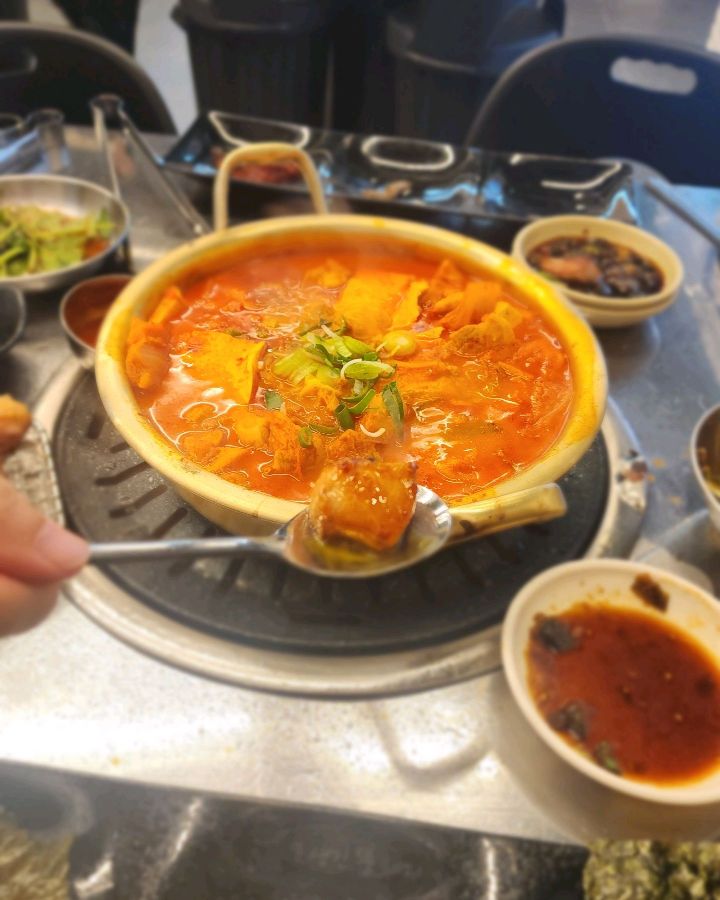 칼칼한 김치찌개