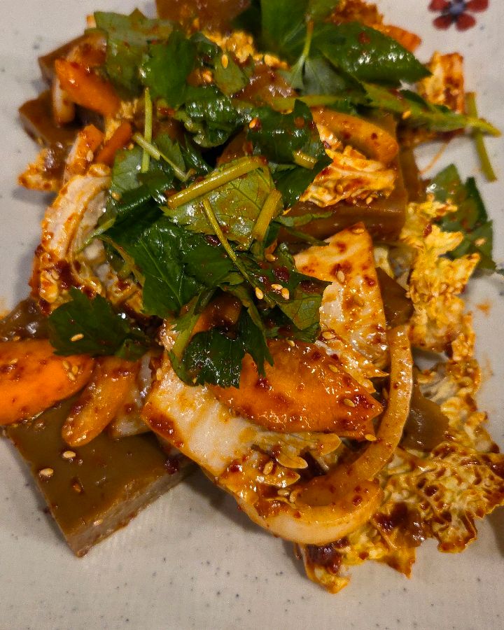 새콤달콤한 맛이 매력적인 도토리묵