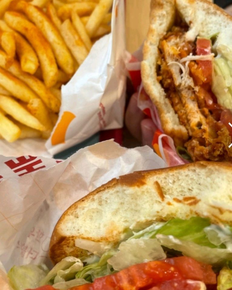 치킨과 감자튀김