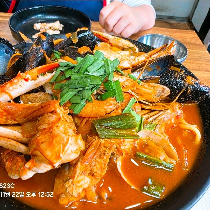푸짐한 해물짬뽕
