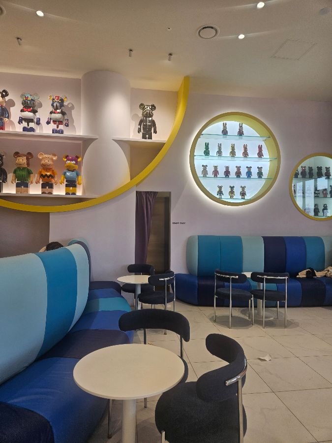 원더카페 내부 좌석, 넓고 쾌적한 공간