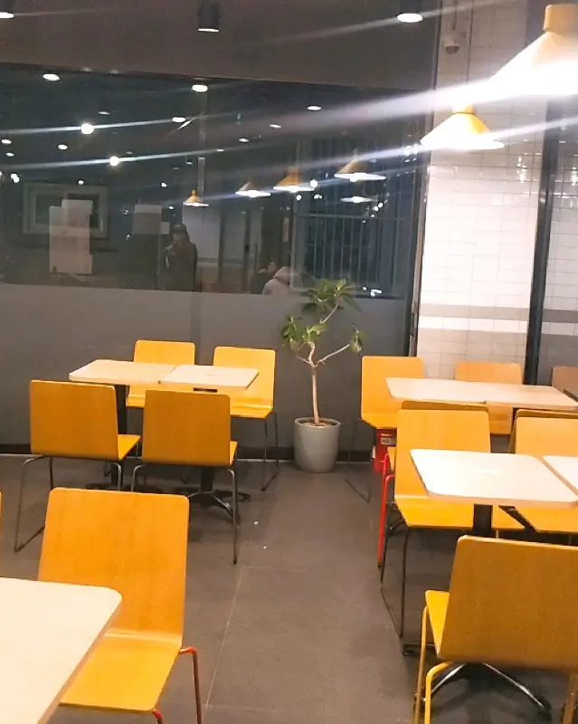 롯데리아 내부 테이블