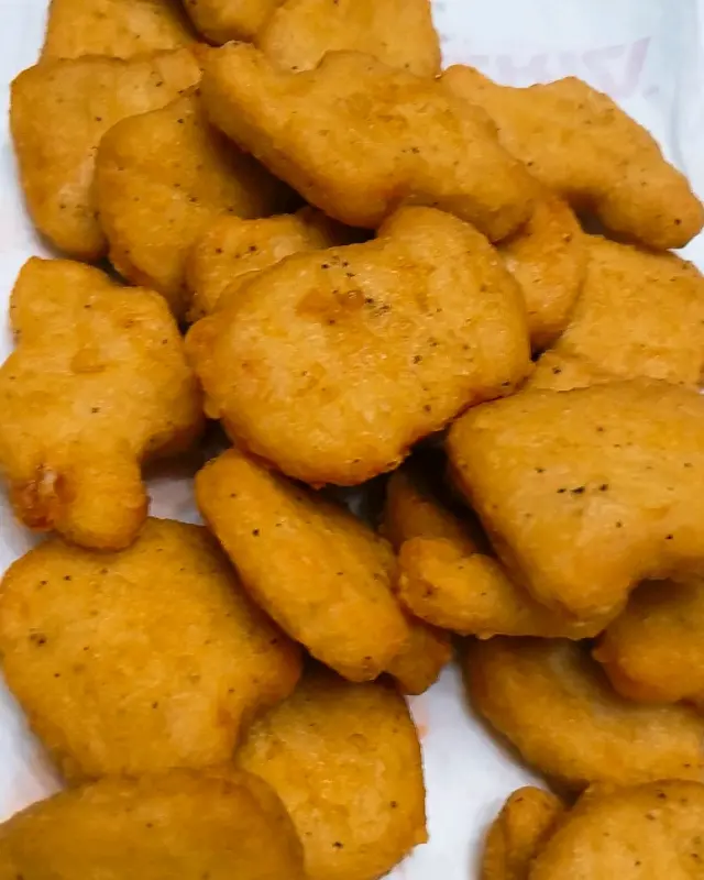 바삭하게 튀겨진 치킨 너겟