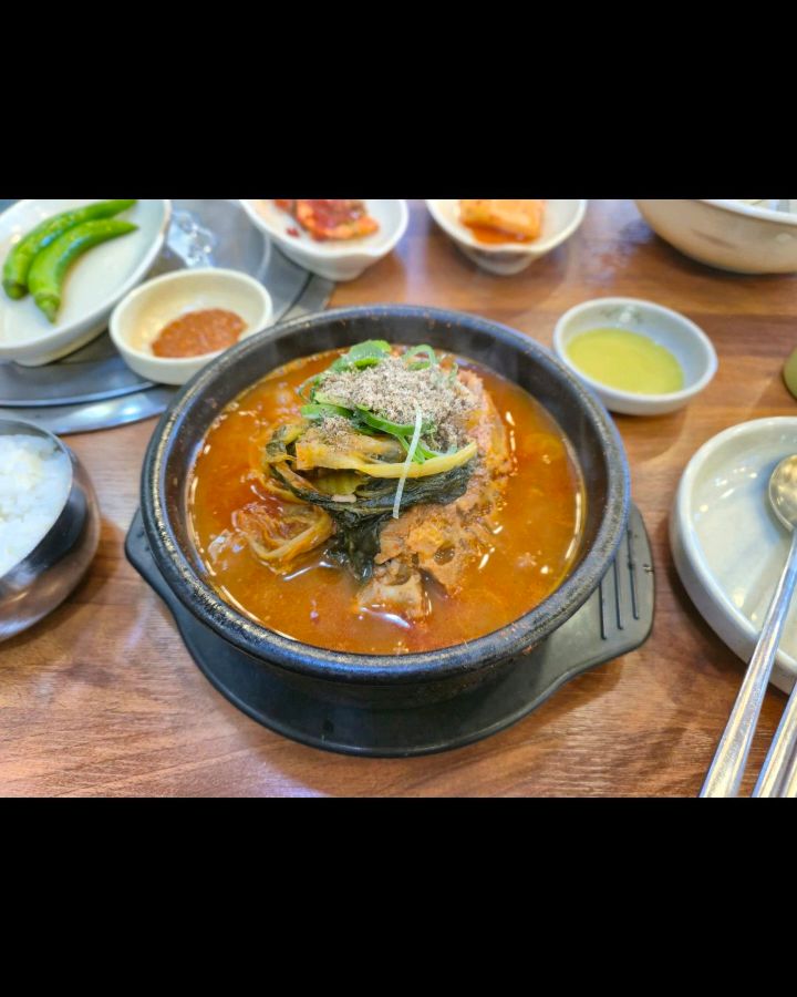 수누리 감자탕 뼈해장국 비주얼