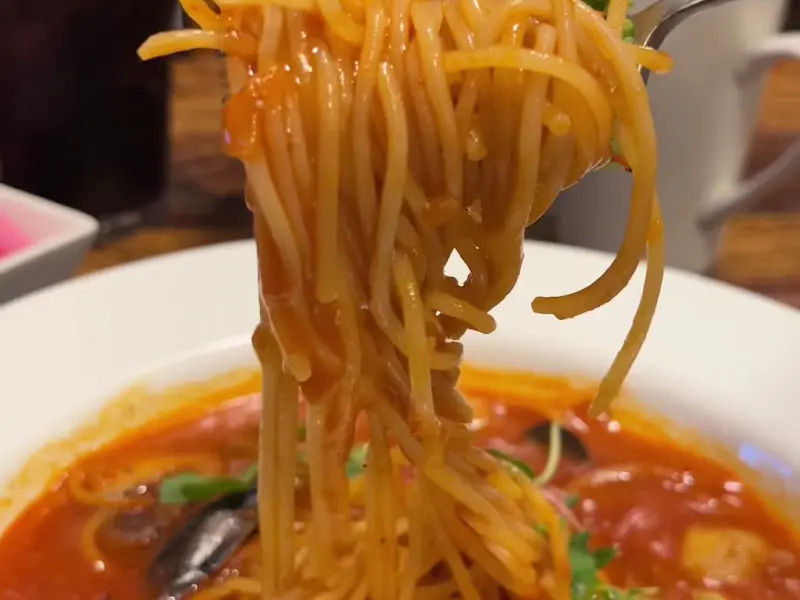 토마토 스튜 파스타 근접샷