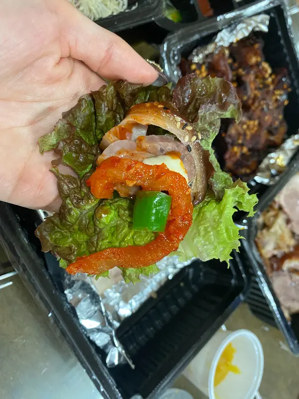 윤기가 흐르는 족발