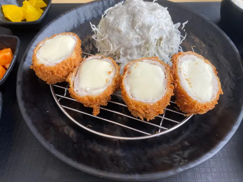 환상적인 비주얼의 치즈 돈까스