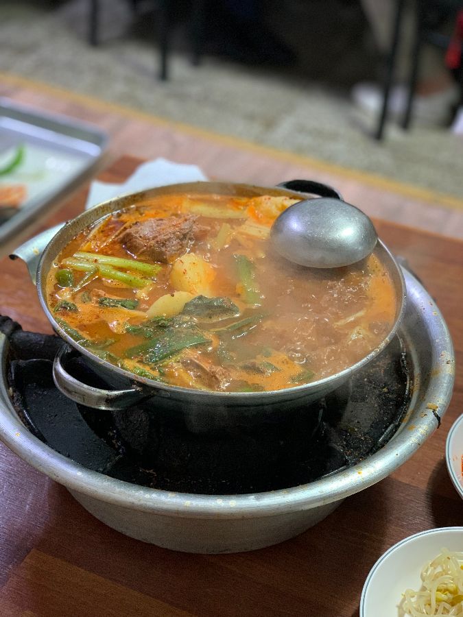 보글보글 끓는 감자탕