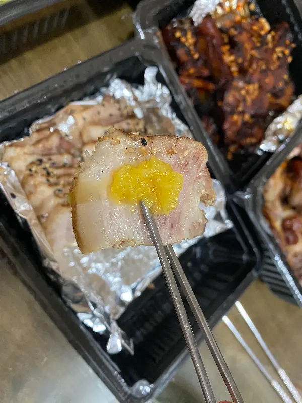 족발과 함께 즐기는 시원한 막걸리