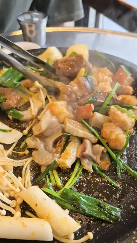 지글지글 익어가는 곱창 모듬