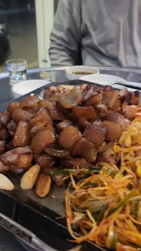 맛있게 구워진 껍데기