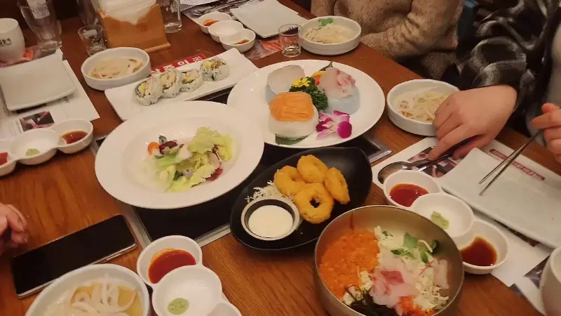 다채로운 기본 상차림