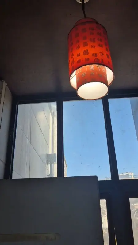 홍춘관 내부 조명