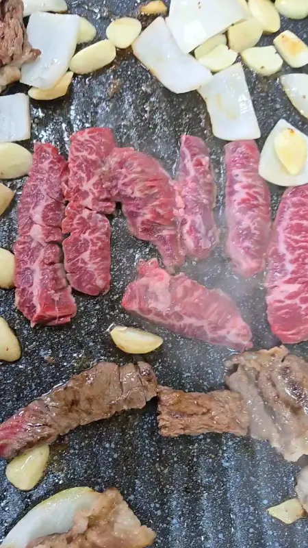 구워지고 있는 소고기