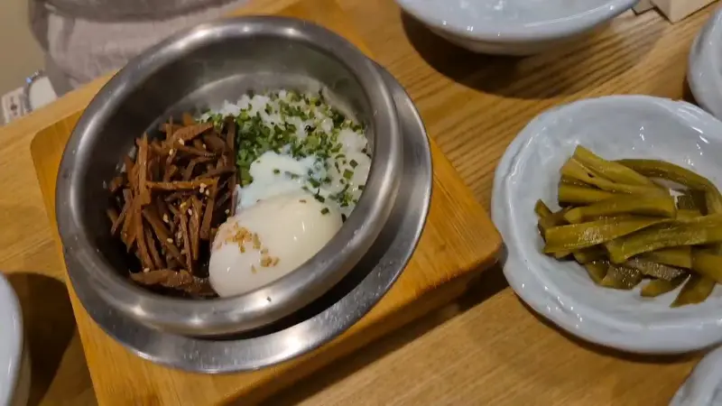 장조림 계란 솥밥 클로즈업