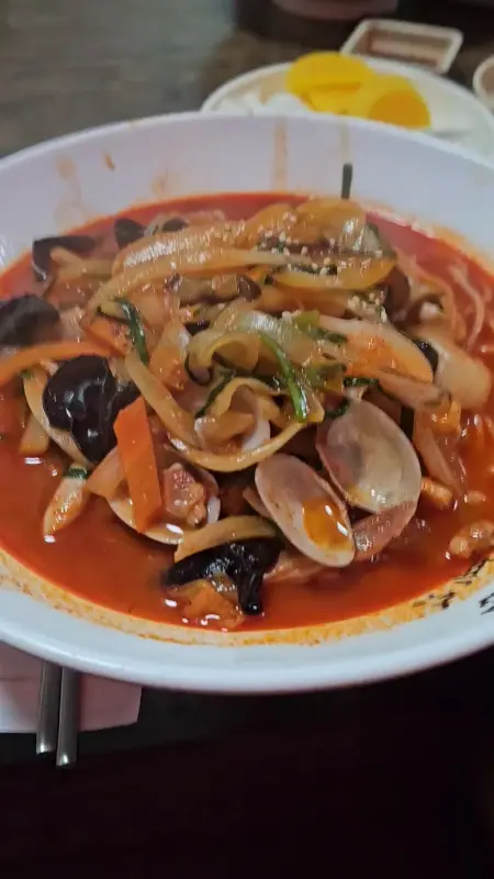 해산물이 듬뿍 들어간 짬뽕