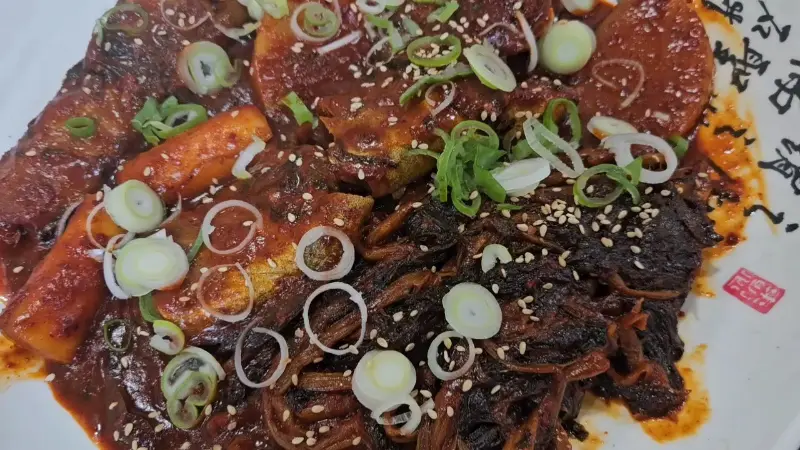 윤기가 흐르는 코다리조림