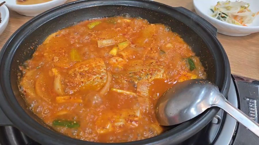 두부와 야채가 듬뿍 들어간 두부조림