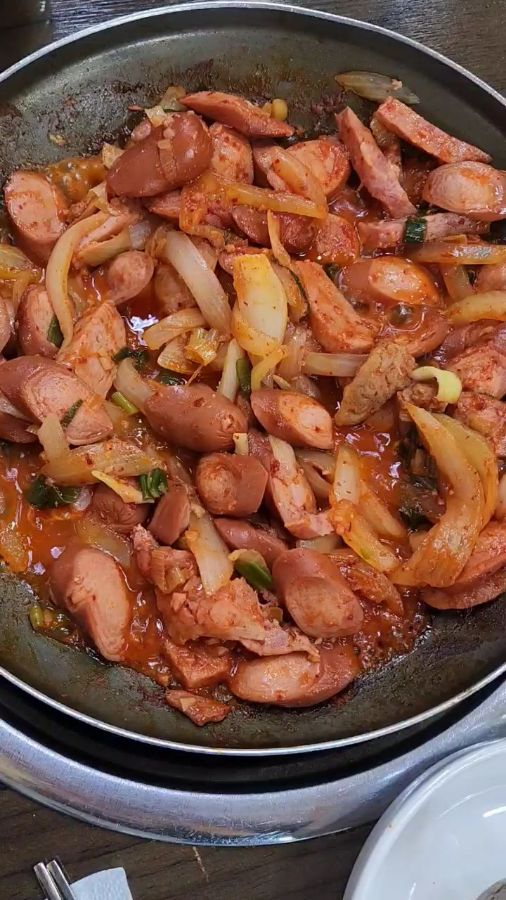 잘 볶아진 부대볶음