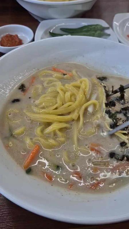 오구오구국시 들깨칼국수