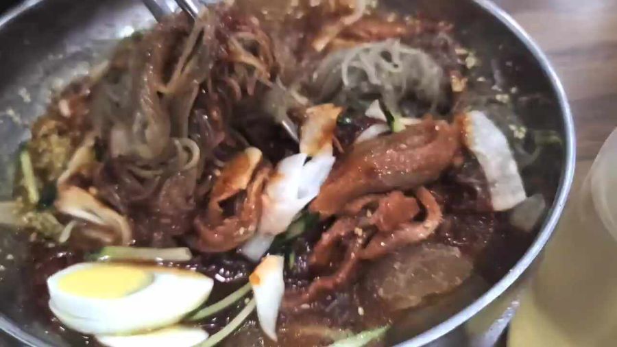 왕밀면냉면 본점의 먹음직스러운 물밀면
