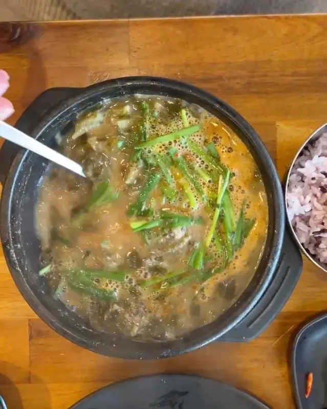 추어탕과 돌솥밥의 조화