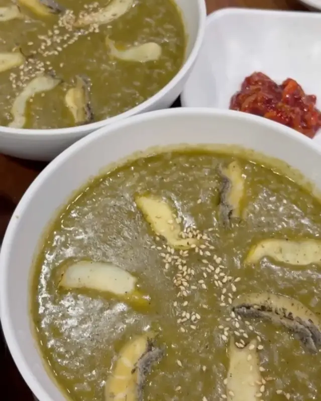 전복죽 한 상 차림