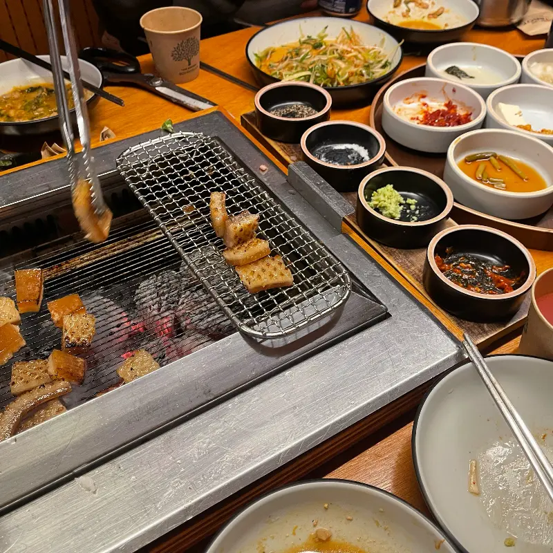 깔끔한 매장 내부