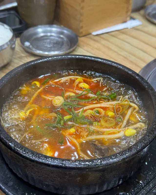 살코기가 가득 붙어있는 뼈다귀