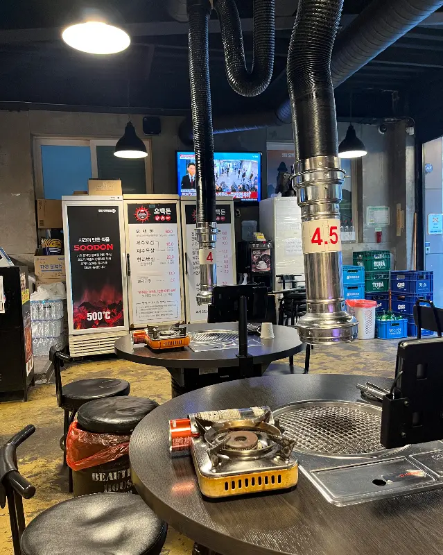 넓고 쾌적한 매장 내부