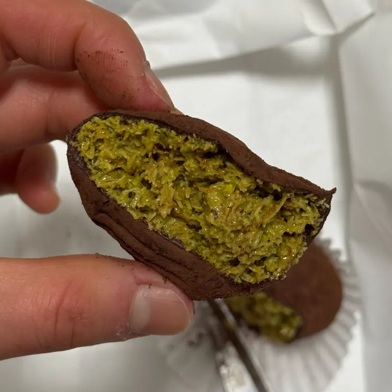 단면을 자른 두쫀쿠