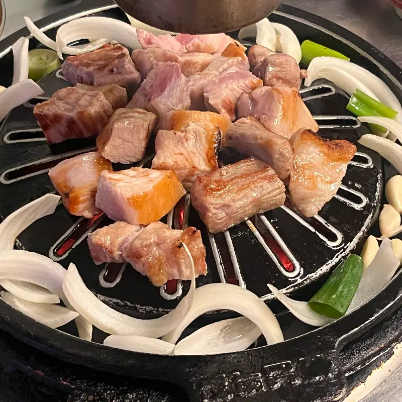 잘 익은 돼지생갈비