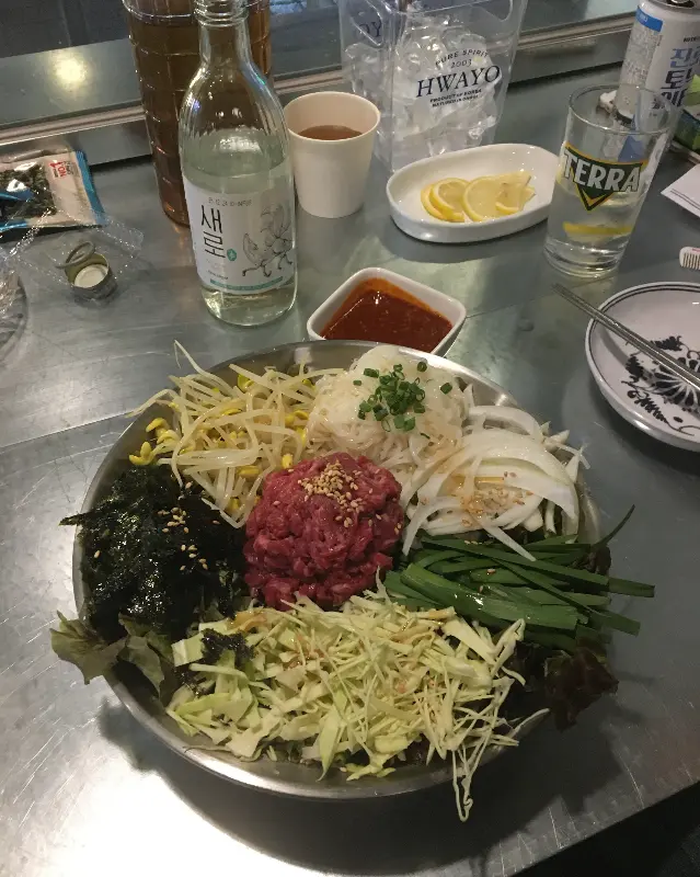 육회 메뉴 사진