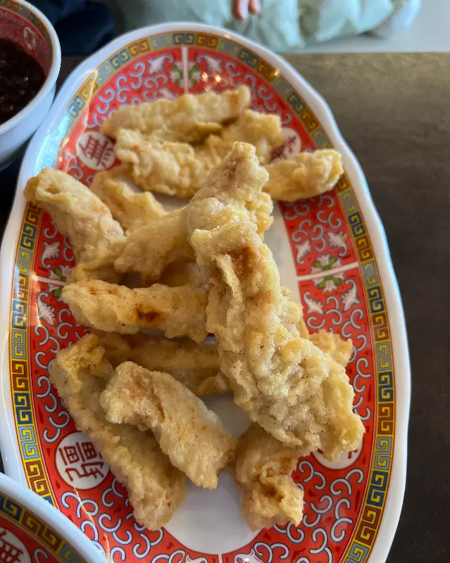 푸짐한 유린기의 모습