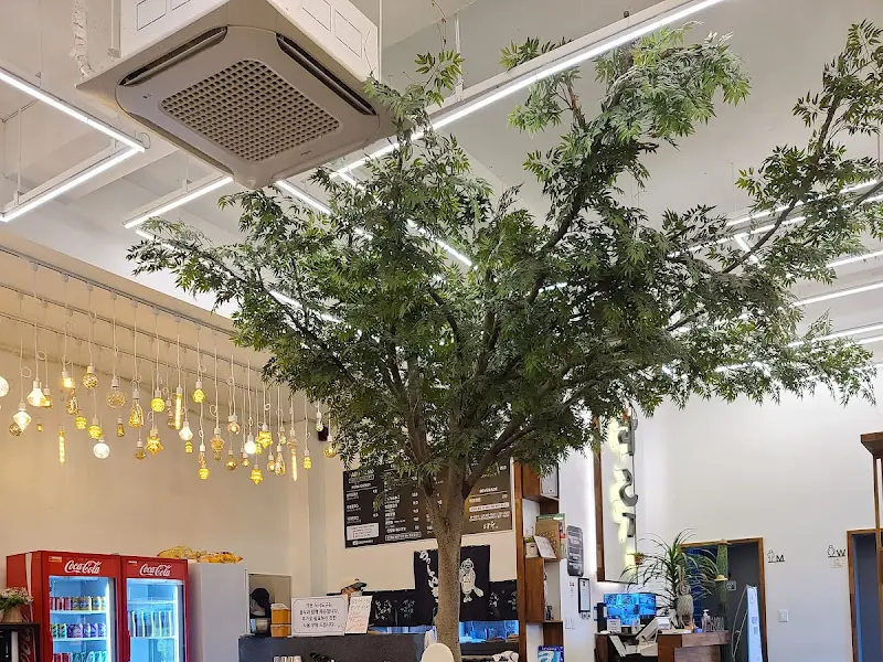 하루 식당 내부 인테리어