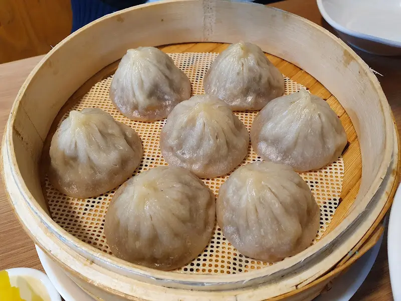 촉촉한 육즙이 가득한 샤오롱바오