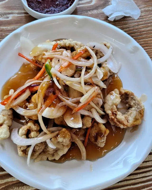 갓 튀겨져 나온 탕수육