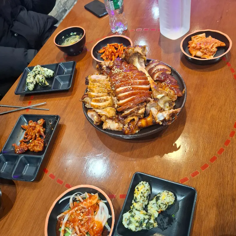 푸짐한 족발 한상