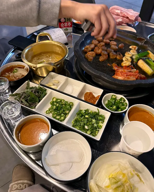 푸짐한 짜장면 한 그릇