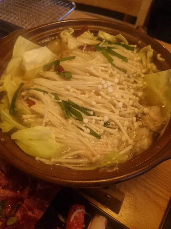 푸짐한 모츠나베의 모습