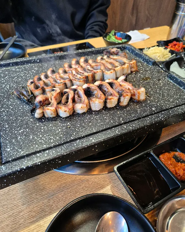 장어 굽는 모습