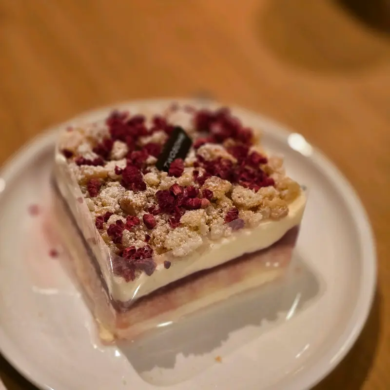 맛있는 디저트와 함께