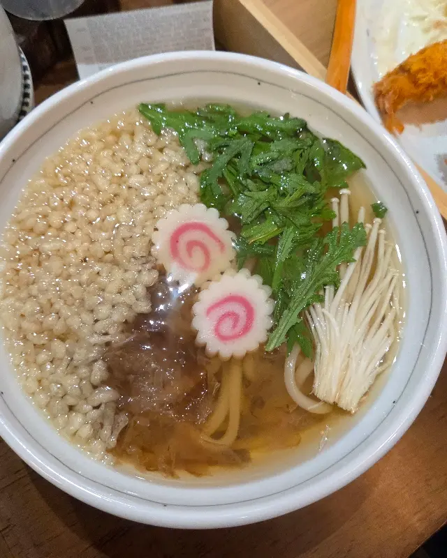 정갈하고 깔끔한 우동 한 그릇