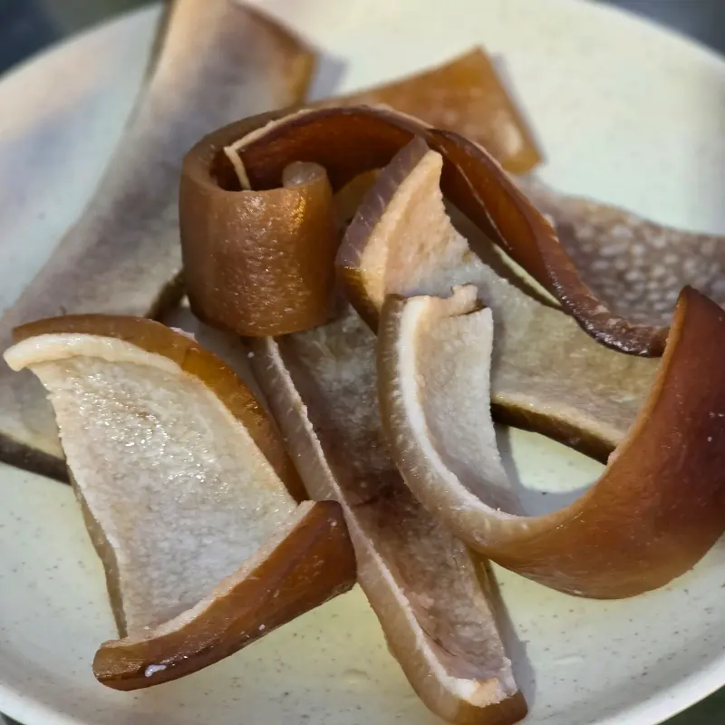 쫀득한 식감이 일품인 돼지 껍데기