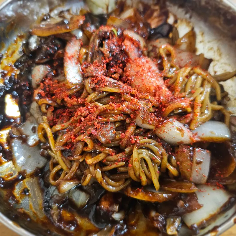 고춧가루 뿌린 짜장면
