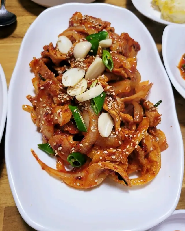 윤기가 흐르는 제육볶음