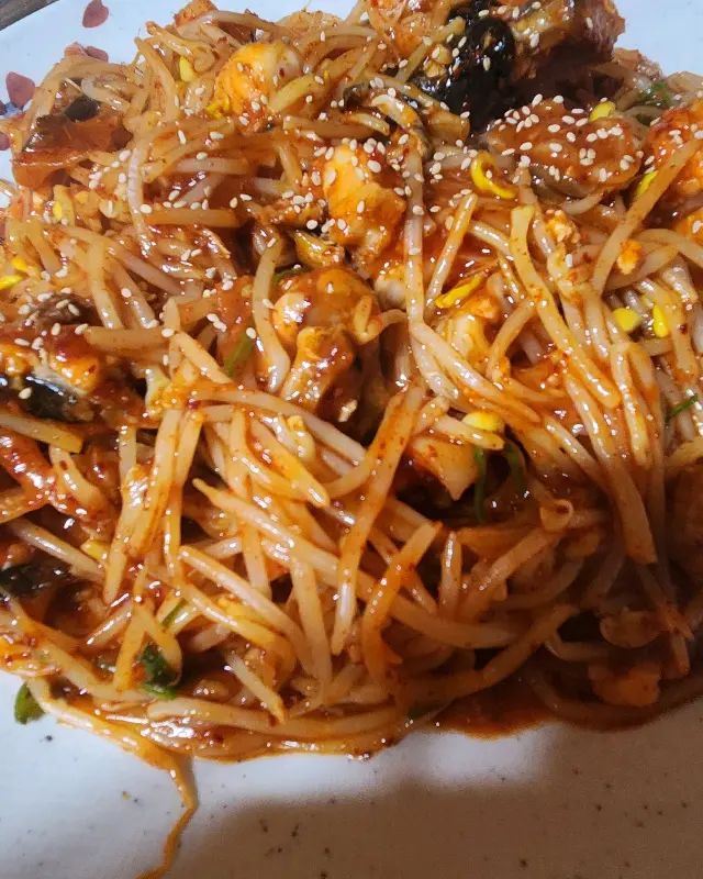 콩나물과 아구, 양념의 조화