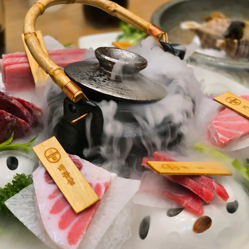 드라이 아이스 연기가 신비로운 참치회