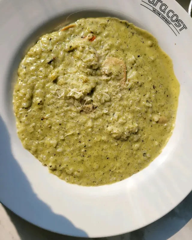 라라코스트 성주점 내부 인테리어