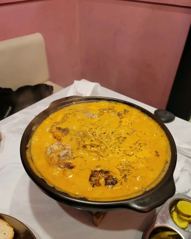 맛과 분위기를 모두 만족시키는 모모룸